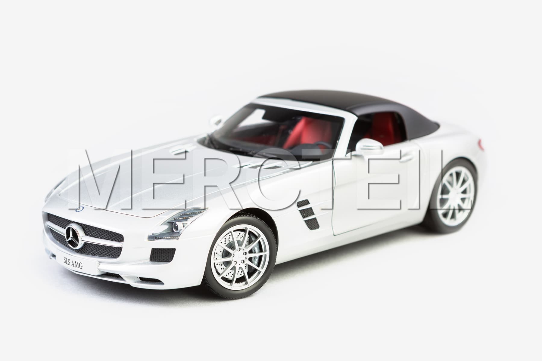 SLS AMG Roadster Silver 1:18 Model Car R197 Genuine Mercedes Benz Collection (part number: B66960078)