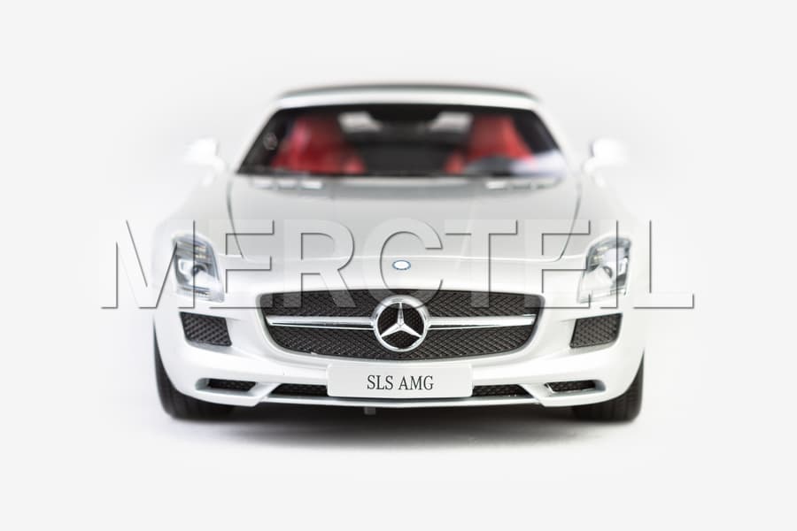 SLS AMG Roadster Silver 1:18 Model Car R197 Genuine Mercedes Benz Collection preview 0