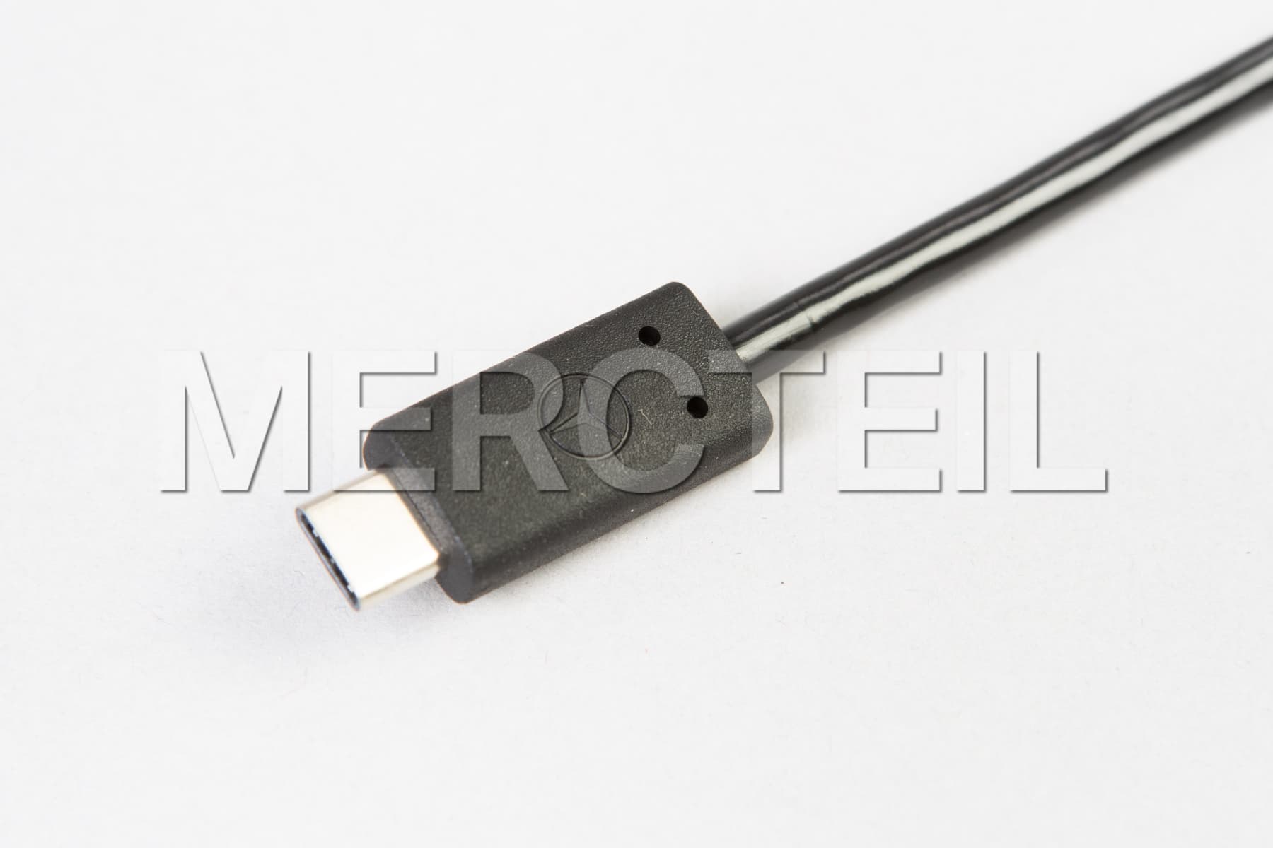USB Media Interface Adapterkabel Original Mercedes Benz Zubehör (Teilenummer: A1778202901)