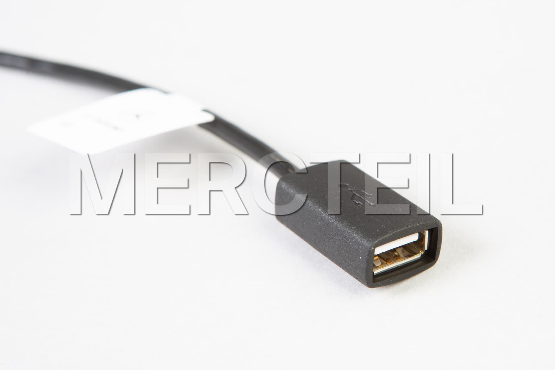 USB Media Interface Adapter Cable Genuine Mercedes Benz Accessories (part number: A1778202901)