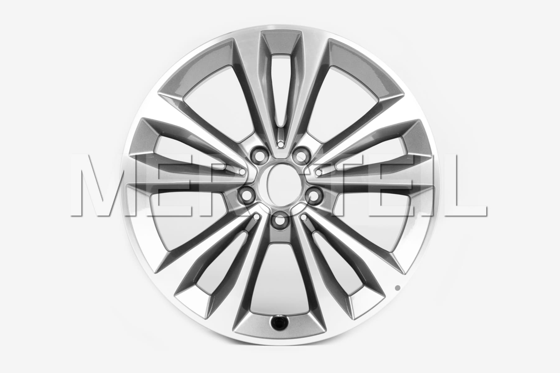 V Class 5 Twin Spoke Wheels Tremolite Gray R18 W447 Genuine Mercedes Benz (part number: A44740154007X44)