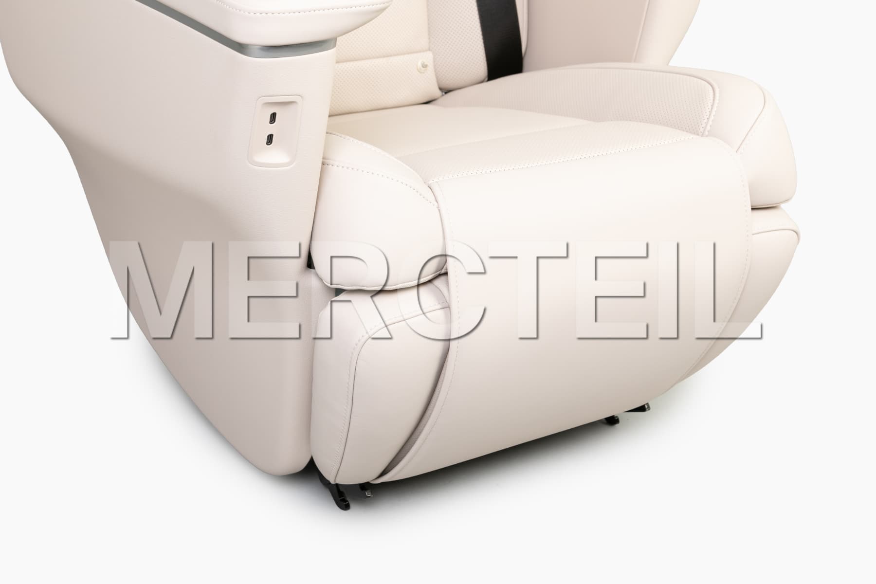 V Class Facelift Silky Beige Luxury Leather Rear Seats Set W447 Genuine Mercedes-Benz A44894008018R85, A44894009018R85