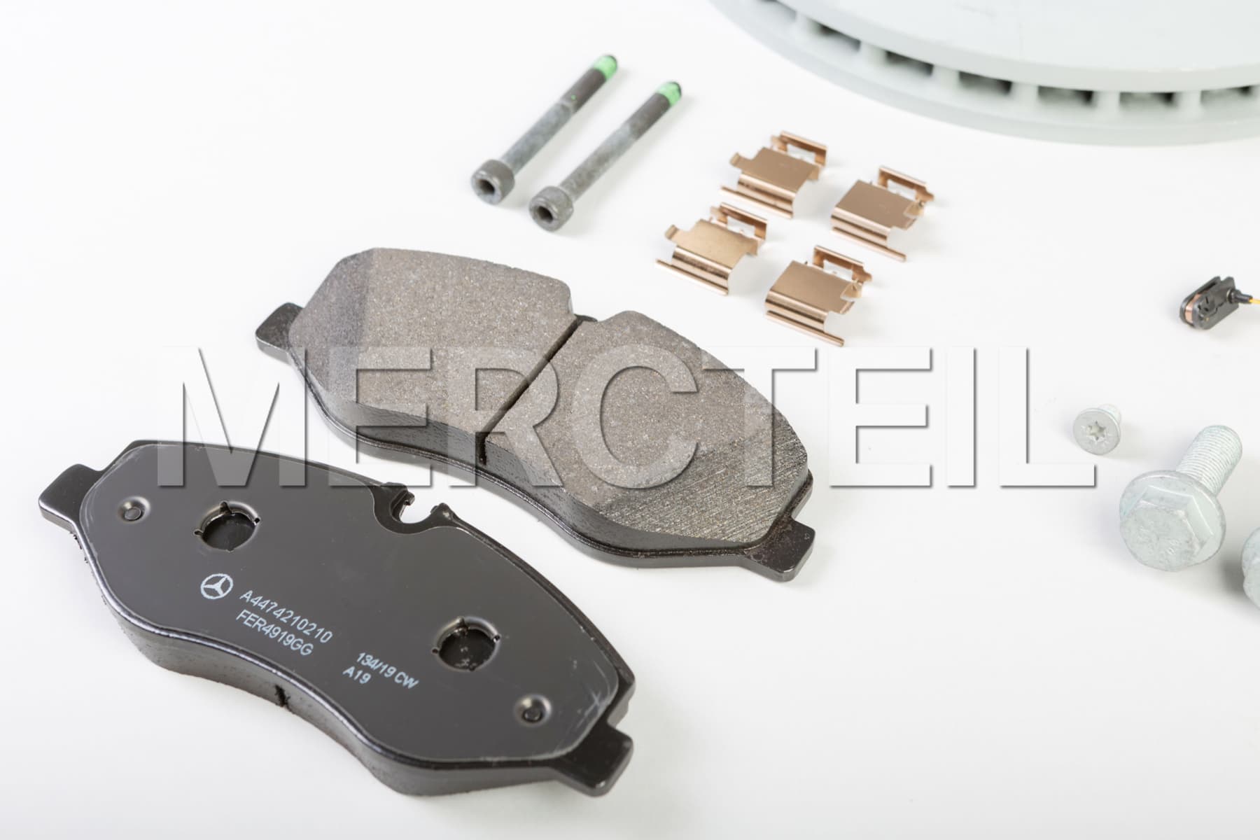 Front Wheel Brake Discs & Pads Kit for V-Class (part number: A4474211400)