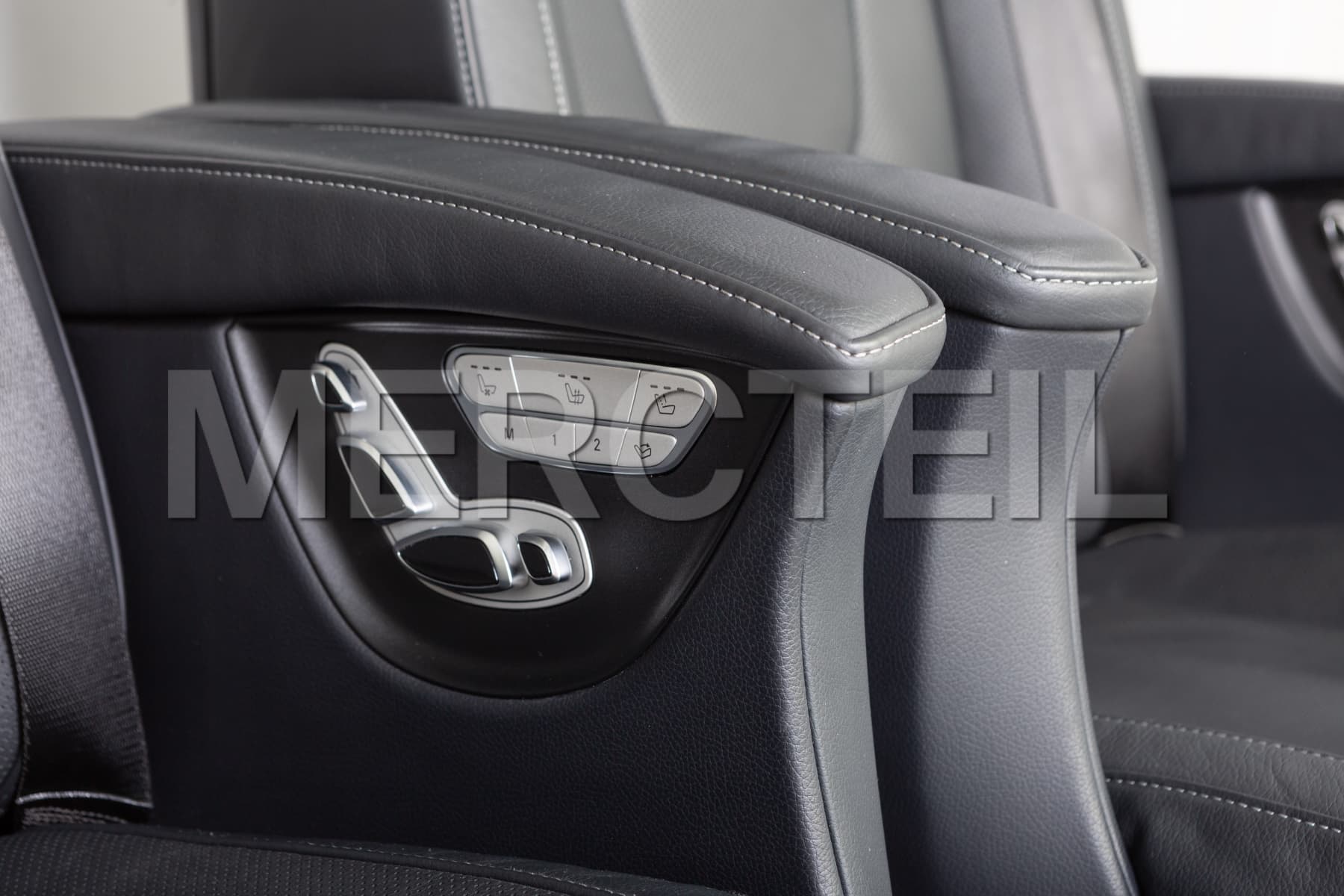 V-Class Business Seats 447 Genuine Mercedes-Benz A44894032009E43, A44894033009E43